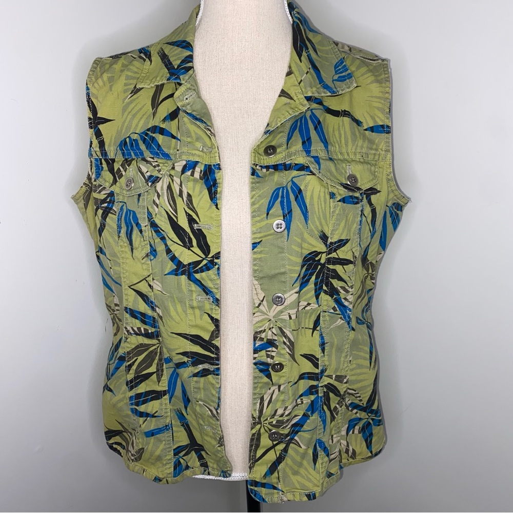 Chico's olive green palm botanical print utility vest  size 1 Medium 8